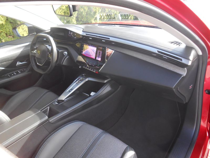 Peugeot 308 allure,led,automat,44tkm - fotka 18 z 41