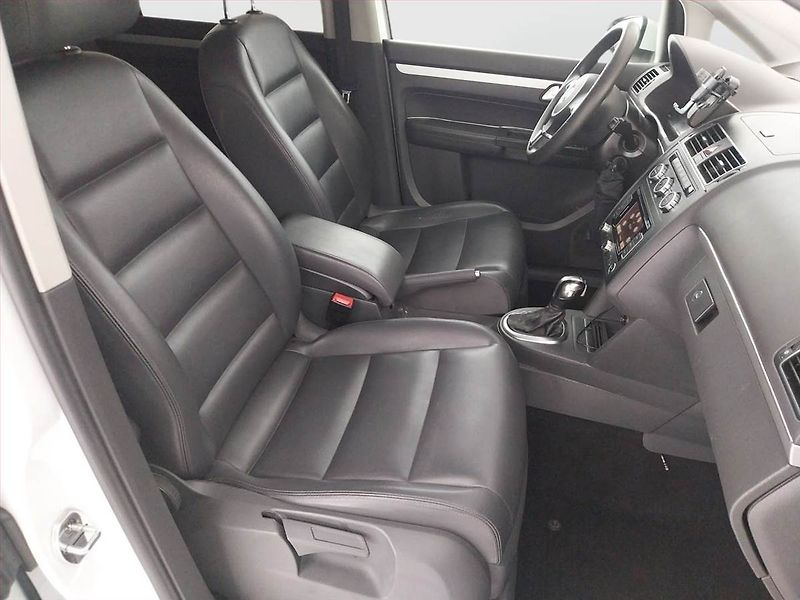 Volkswagen Touran (2014) Comfortline 2.0 TDI, 7 míst - fotka 9 z 19