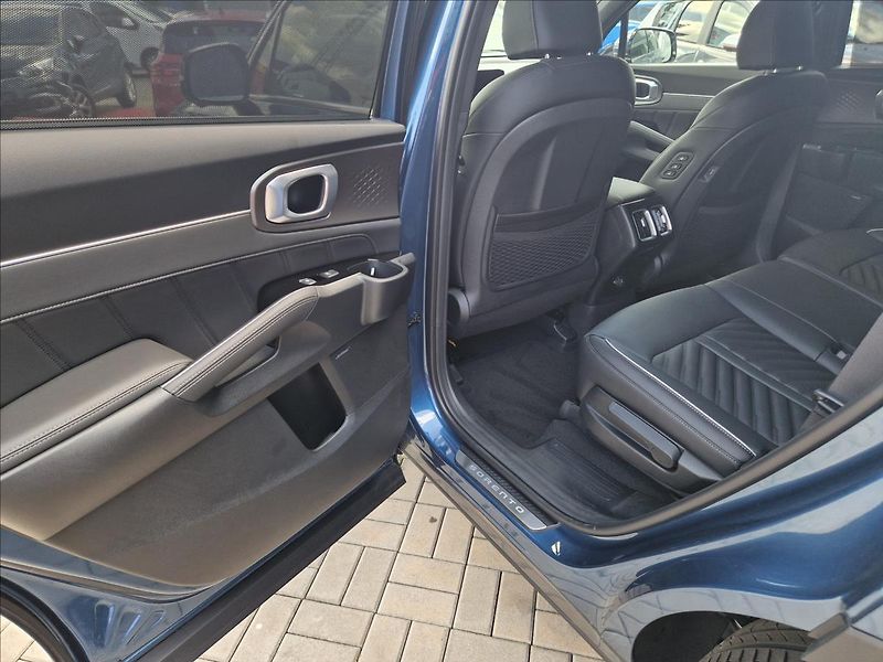 Kia Sorento (2025) 2,2  CRDI TOP + NAPPA 4X4 8DCT - fotka 12 z 18