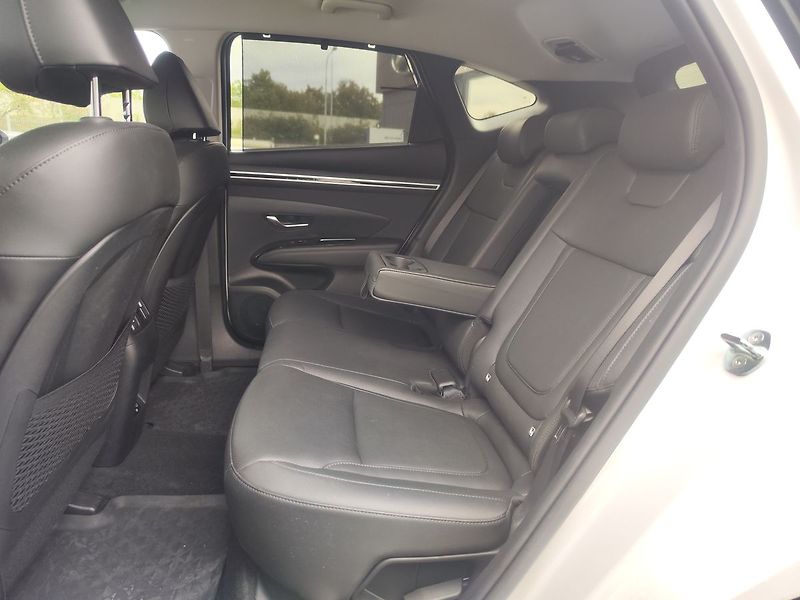 Hyundai Tucson 1.6 T-GDI/196kW Style PRM PHEV - fotka 15 z 41