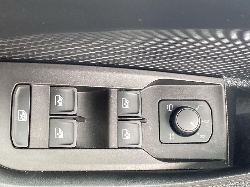Škoda Octavia (2023) Combi 1.5 TSI ACT e-TEC DSG St - fotka 17 z 33