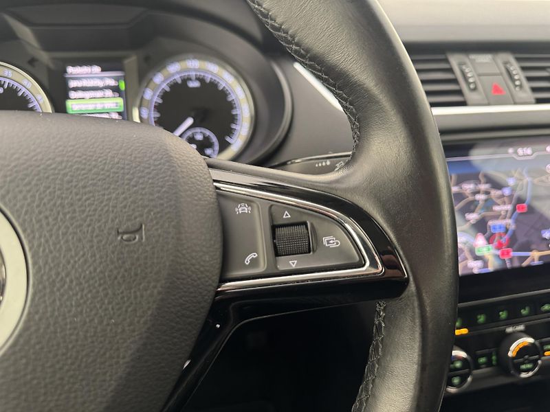 Škoda Octavia 1.6tdi*85kw*Manuál*Kůže* - fotka 19 z 34