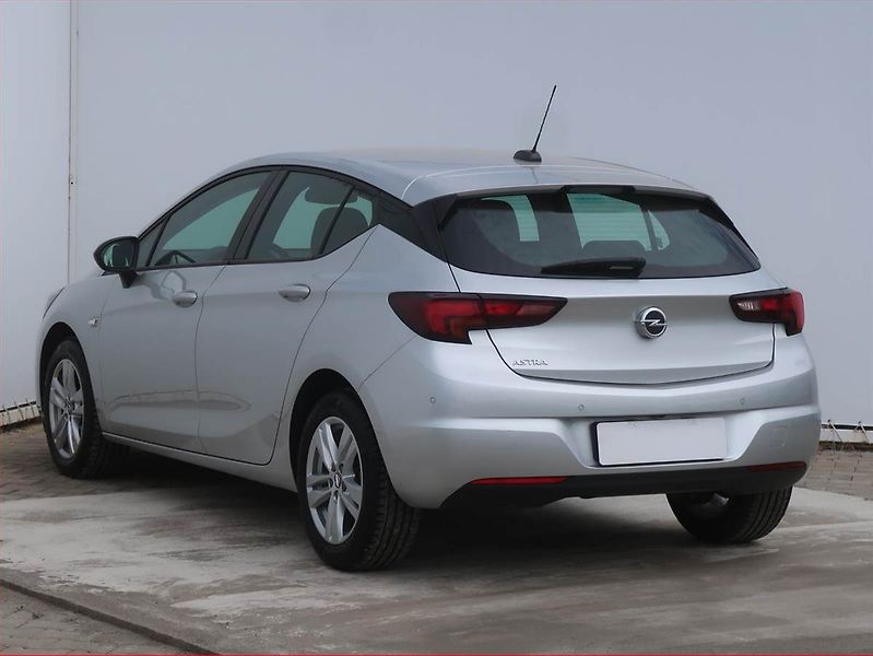 Opel Astra (2021) 1.2 Turbo, Navi, Tempomat - fotka 4 z 14