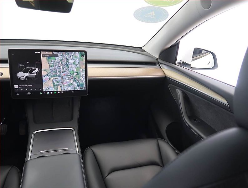 Tesla Model Y (2023) RWD LFP 60kWh, SoH 94% - fotka 8 z 33