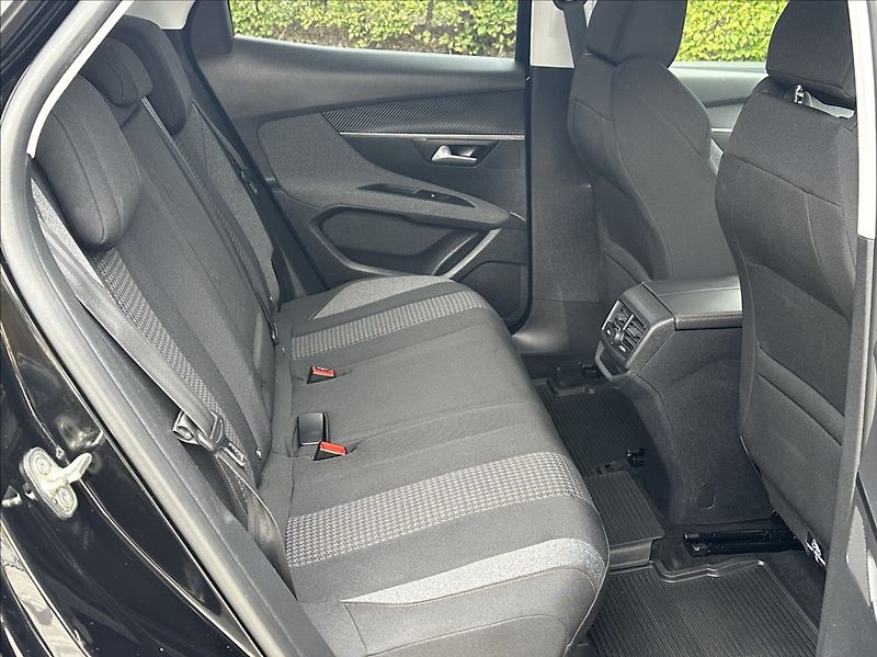 Peugeot 3008 1,5 BlueHDI 130PS  Active - fotka 19 z 55