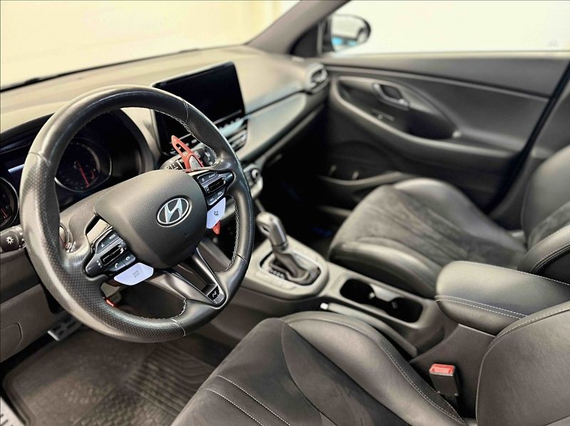 Hyundai i30 2,0   N PERFORMANCE - fotka 9 z 22