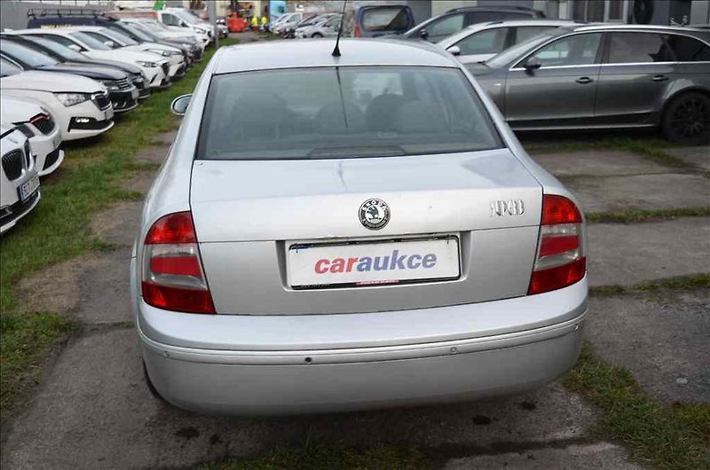Škoda Superb (2007) 2,5 TDI - fotka 5 z 31