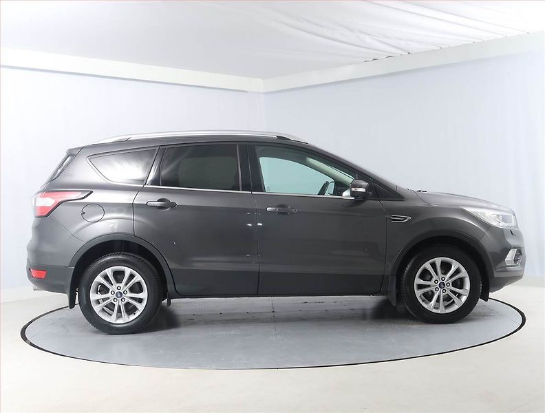 Ford Kuga (2019) 1.5 EcoBoost, Kůže, Navi - fotka 6 z 15