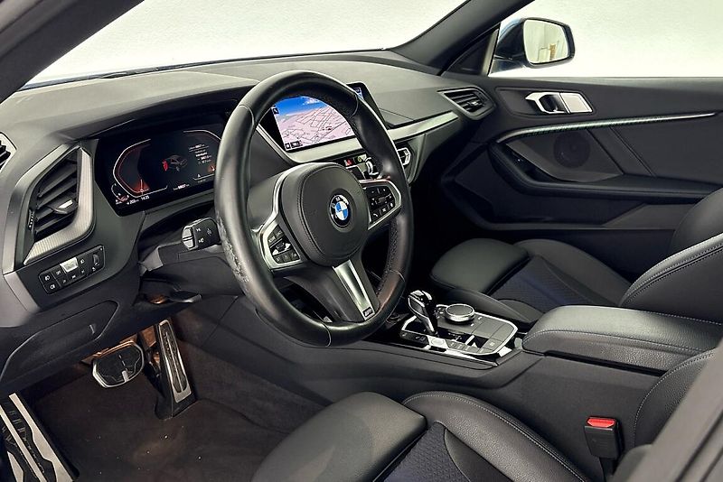 BMW Řada 2 220d xDrive - fotka 6 z 22