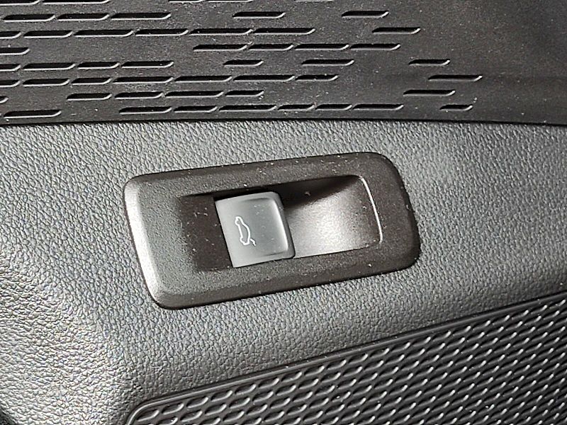 Škoda Octavia (2023) Combi  Ambition 1,5 Tsi 110 Kw - fotka 23 z 35