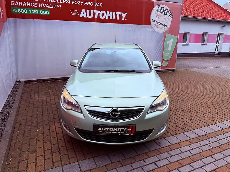 Opel Astra 1.4 EcoTec Design Edition - fotka 2 z 20