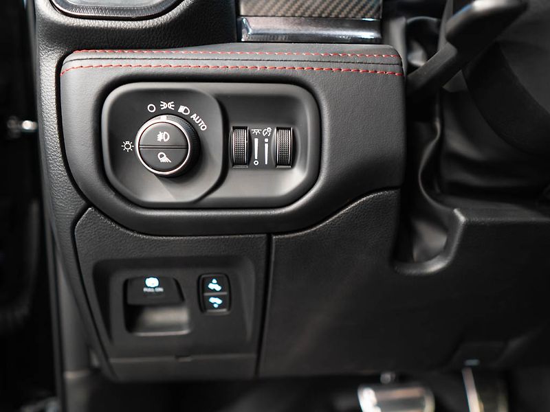 Dodge RAM (2022) 6.2 TRX Harman Kardon, Head Up - fotka 18 z 38