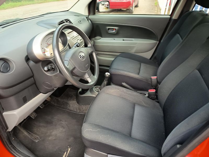 Subaru Justy (2009) 1.0 51kw - fotka 27 z 44