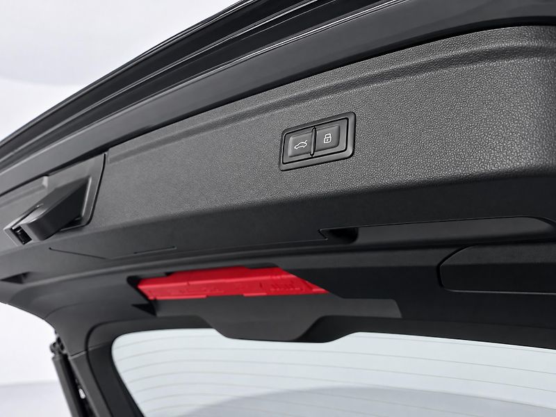 Audi RS 3 2,5 TFSi Sportback CZ DPH Pano - fotka 17 z 36