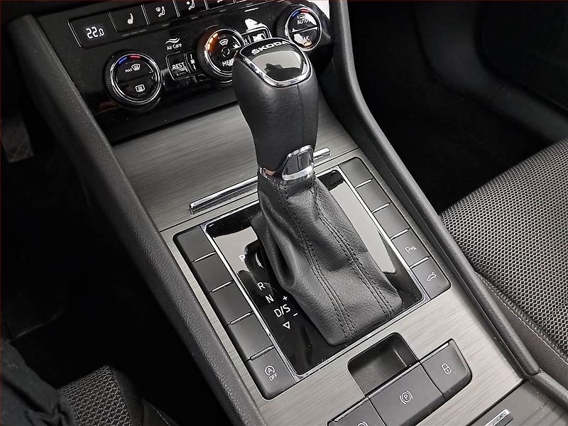 Škoda Superb (2023) 2.0 TDI - fotka 13 z 22