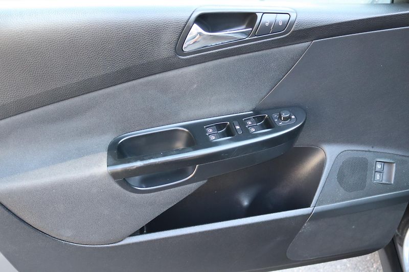 Volkswagen Passat VARIANT 2.0TDI DSG 103kW - fotka 19 z 50