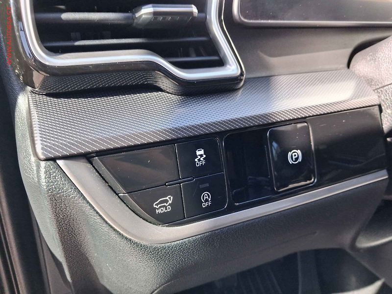 Kia Sportage (2022) 1.6T-GDi, 2.maj,ČR, LED - fotka 14 z 22