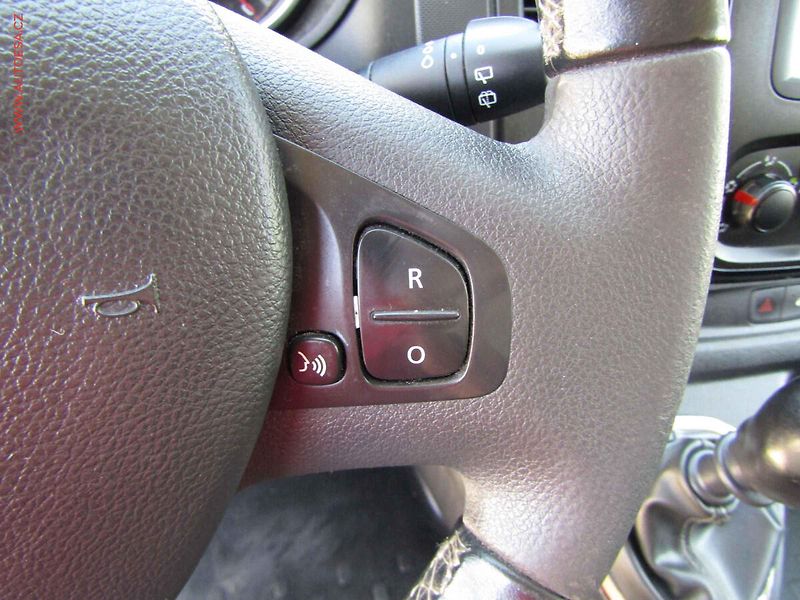 Opel Vivaro (2018) 1.6CDTi L2 9míst, 1.maj,ČR - fotka 15 z 23