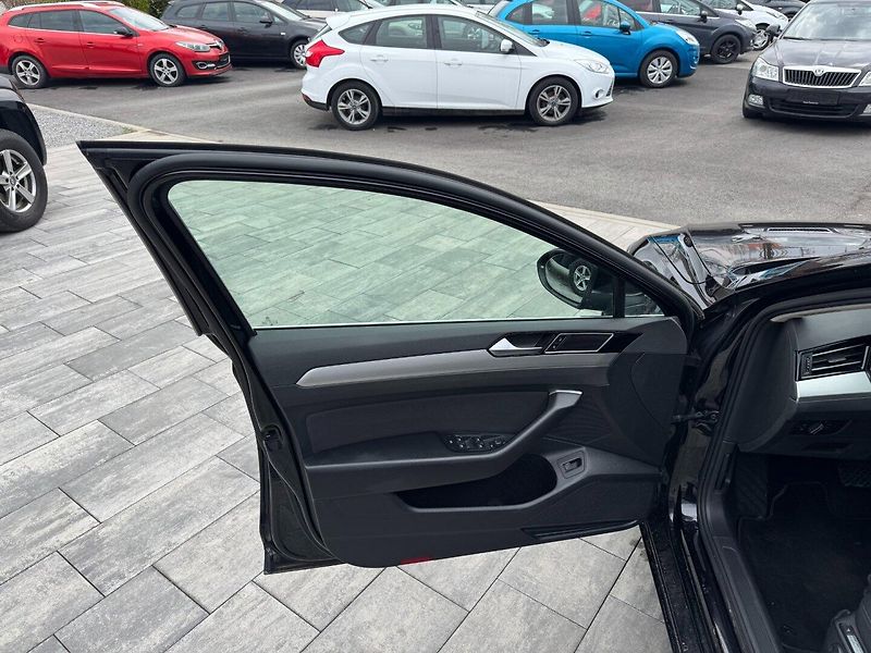 Volkswagen Passat (2019) 2,0 TDI 110 KW DSG Comfortline - fotka 9 z 30