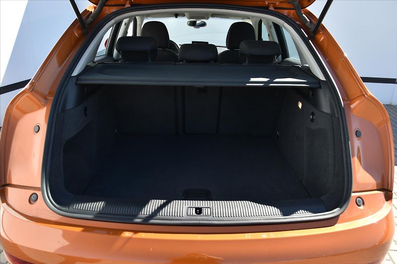 Audi Q3 2.0 TDI 130kW QUATTRO ČR - fotka 12 z 26