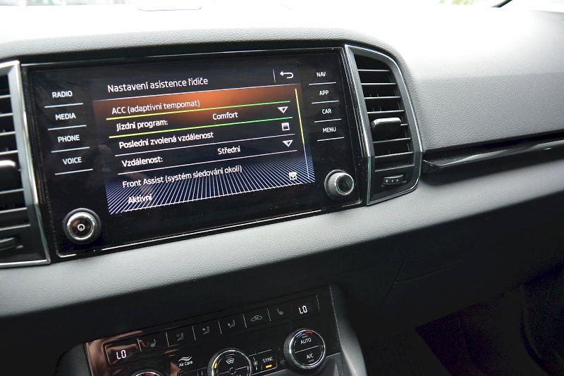 Škoda Karoq (2019) 1.5 TSI 110 kW Style PLUS - fotka 24 z 31