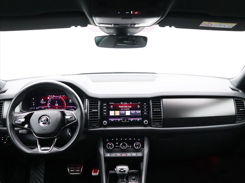 Škoda Kodiaq 2,0 TDI 110 kW Sportline DSG D - fotka 30 z 37