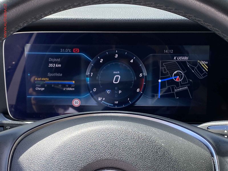 Mercedes-Benz Třídy E (2018) 2.0 d 4Matic E 220, ČR, AT - fotka 17 z 19