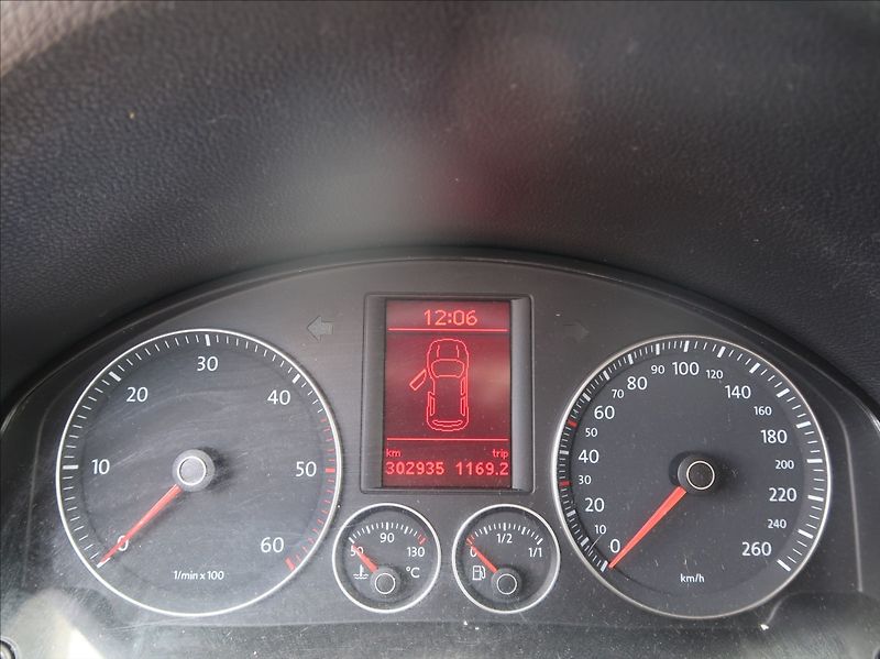 Volkswagen Golf 1,9 TDi,77kW,Aut.klima,tempoma - fotka 11 z 21