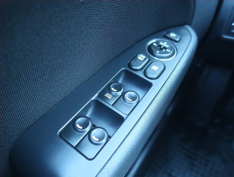 Hyundai i30 (2011) 1.6 CVVT, nová STK - fotka 13 z 14