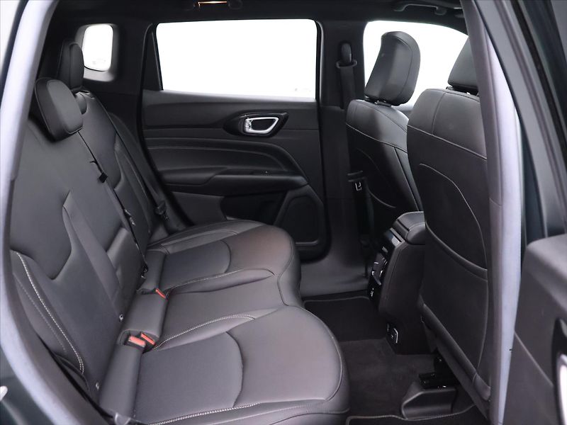 Jeep Compass 1,3 GSE 110kW 80th Anniversary - fotka 14 z 35
