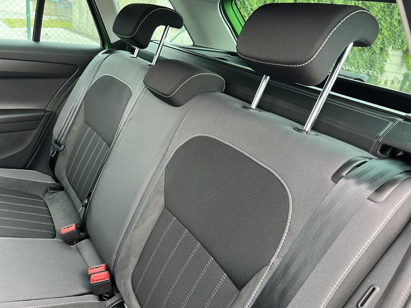 Škoda Fabia Style+ 1.0TSi KAMERA ČR 1.MAJ. - fotka 29 z 46