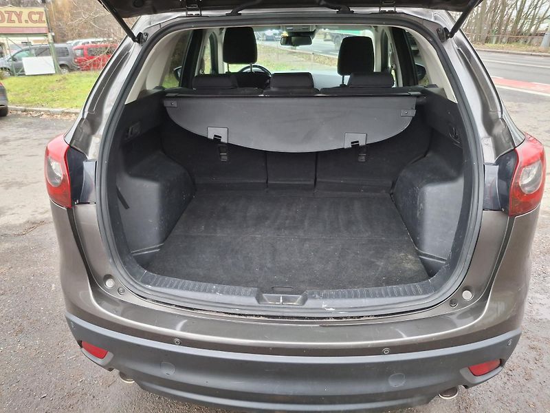 Mazda CX-5 2.0 121 kw Rezervace - fotka 11 z 39