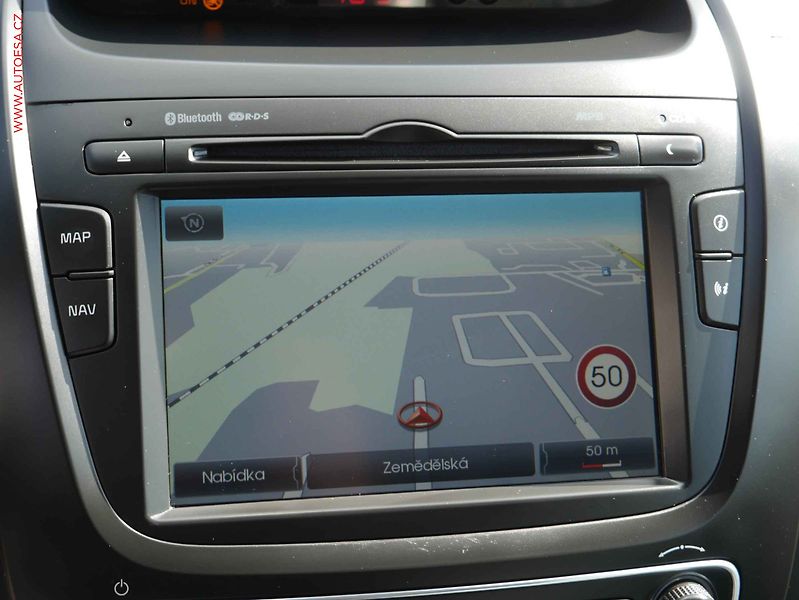Kia Sorento (2013) 2.2 CRDi 4x4, 1.maj,ČR, AT - fotka 13 z 17