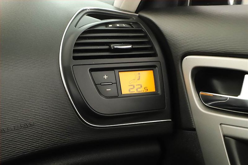 Citroën C4 Picasso (2010) 1.6 VTi, 7 míst, Tempomat - fotka 9 z 16
