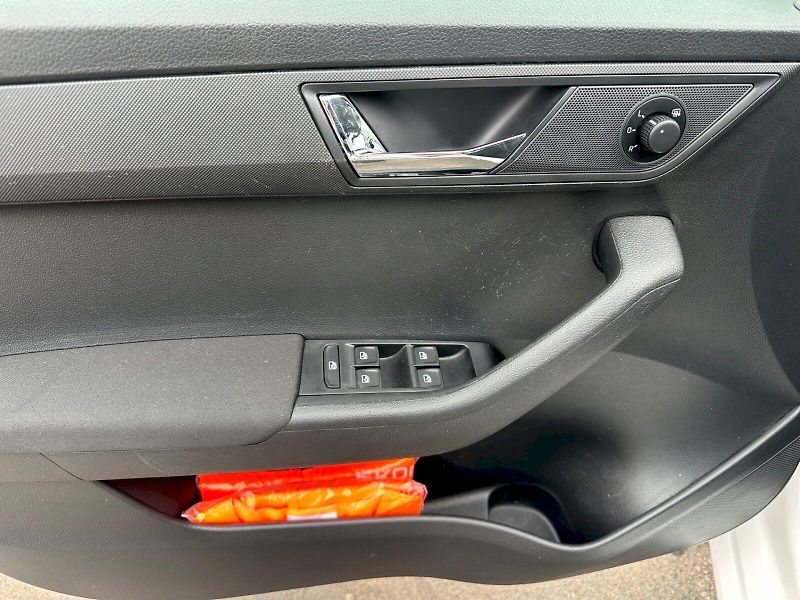 Škoda Fabia (2018) 1,0 TSI / 70 KW / Style Plus - fotka 22 z 30