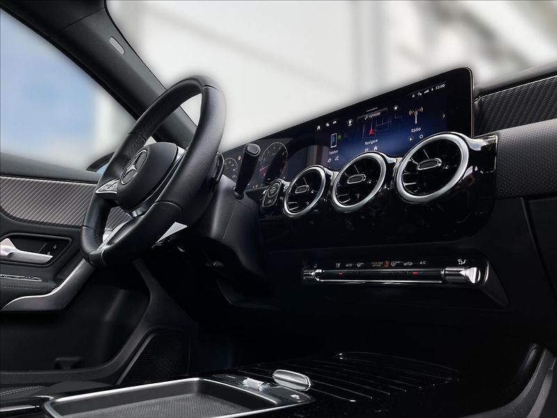 Mercedes-Benz Třídy A 180 Progressive Line - fotka 16 z 21
