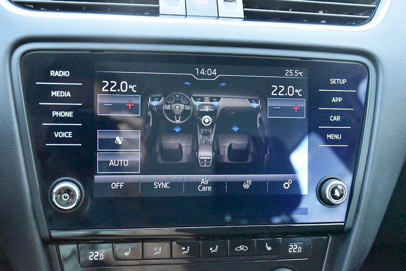 Škoda Octavia (2019) COMBI STYLE 2.0 TDI 110 kW DSG - fotka 19 z 33
