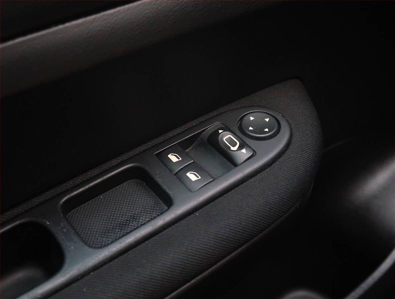 Peugeot 307 (2007) 1.6 16V, nová STK, servisované - fotka 16 z 16