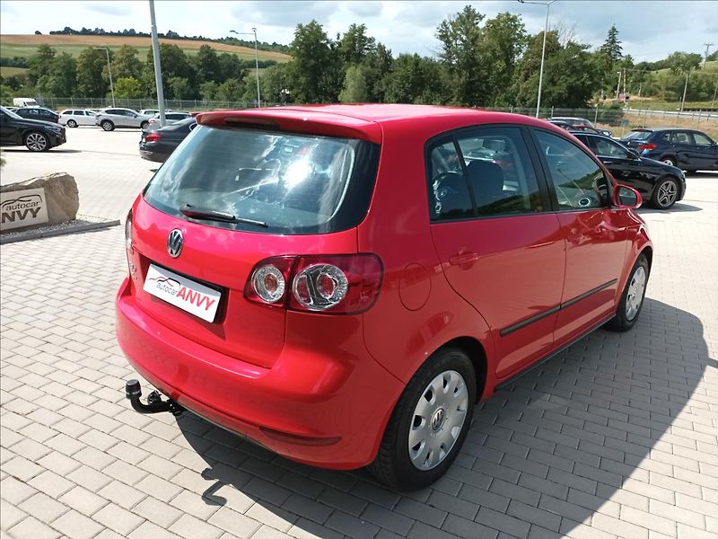 Volkswagen Golf Plus 1,6 TDI,66KW,SERVISKA,TAŽNÉ - fotka 5 z 39