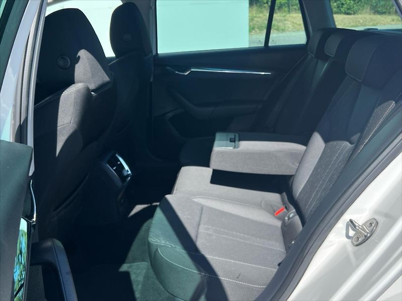 Škoda Octavia 2,0 TDi 110kW STYLE  IV. - fotka 13 z 25