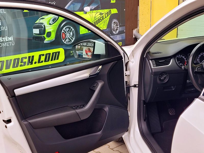 Škoda Octavia 1,6TDi SERV.KNÍŽKA,CEBIA 4x4 - fotka 27 z 46
