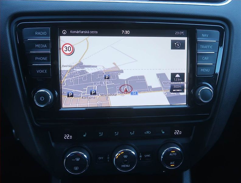 Škoda Octavia (2015) Laurin&Klement 2.0 TDI, 4X4 - fotka 15 z 16