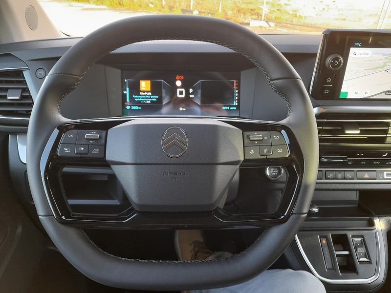 Citroën SpaceTourer (2026) SHINE L3 2,2 BlueHDi 180 EAT8 - fotka 12 z 31
