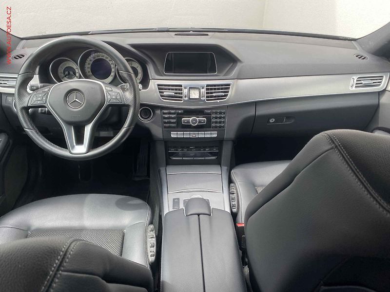 Mercedes-Benz Třídy E (2014) 2.2 CDi E200, AT, navi, park - fotka 8 z 18