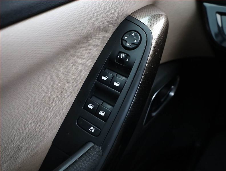 Citroën C4 Picasso (2015) Exclusive 2.0 HDI, Automat - fotka 12 z 20