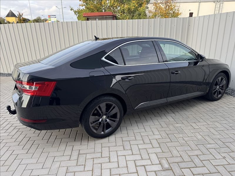 Škoda Superb 1,6 TDI Navi TZ park. kamera - fotka 13 z 50