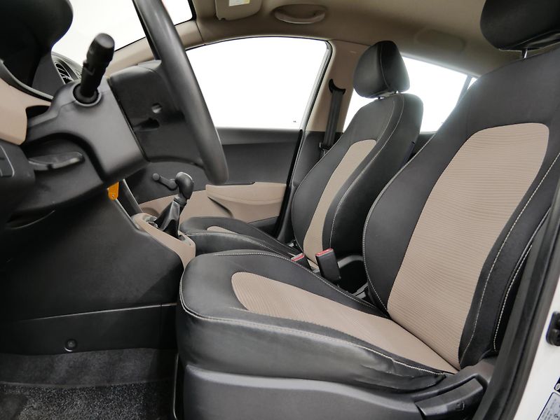 Hyundai i10 - fotka 11 z 22