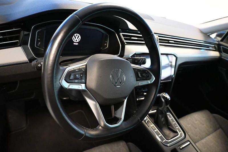 Volkswagen Passat (2023) 2.0 LED ACC VIRTUAL Tažné kame - fotka 13 z 38