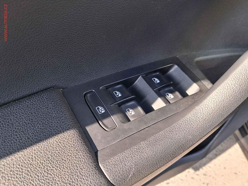 Škoda Octavia (2018) 2.0 TDi, Style. LED, +sada - fotka 13 z 19