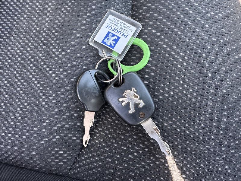 Peugeot 206 1.4i, 55 kW,sw,1.Majitel - fotka 20 z 20